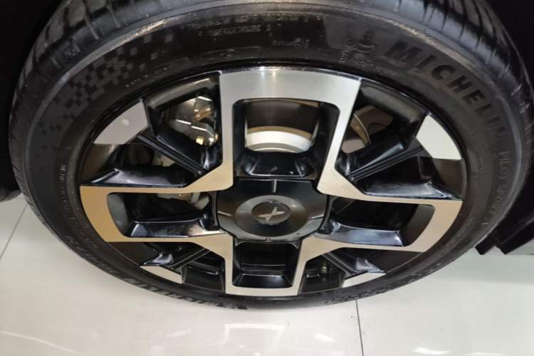 Used XPeng G7 2025 Model—702 Ultra Long Range Right Rear Wheel Hub
