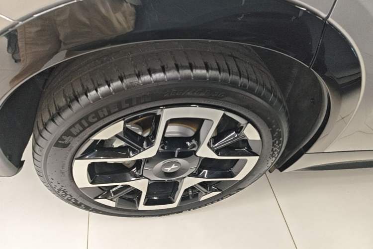 Used XPeng G7 2025 Model—702 Ultra Long Range Right Rear Wheel Hub