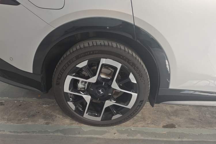 Used XPeng G7 2025 Model—702 Ultra Long Range Right Rear Wheel Hub