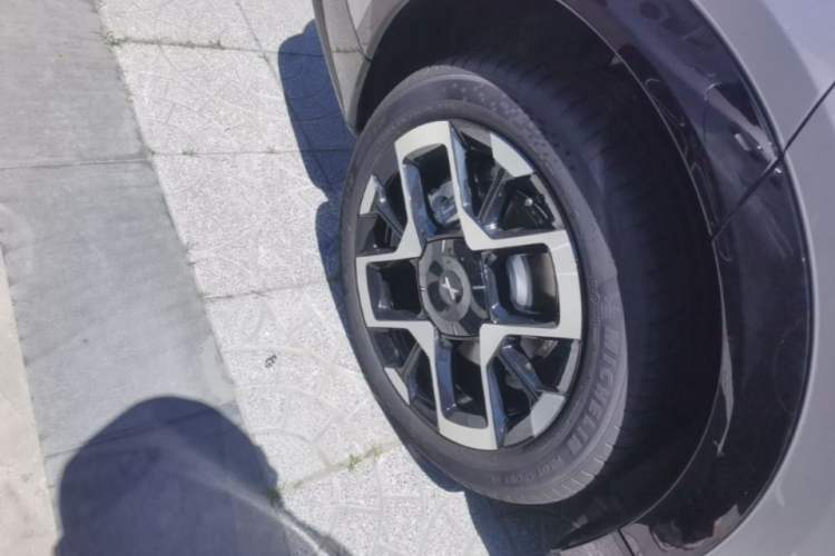 Used XPeng G7 2025 Model—702 Ultra Long Range Right Rear Wheel Hub