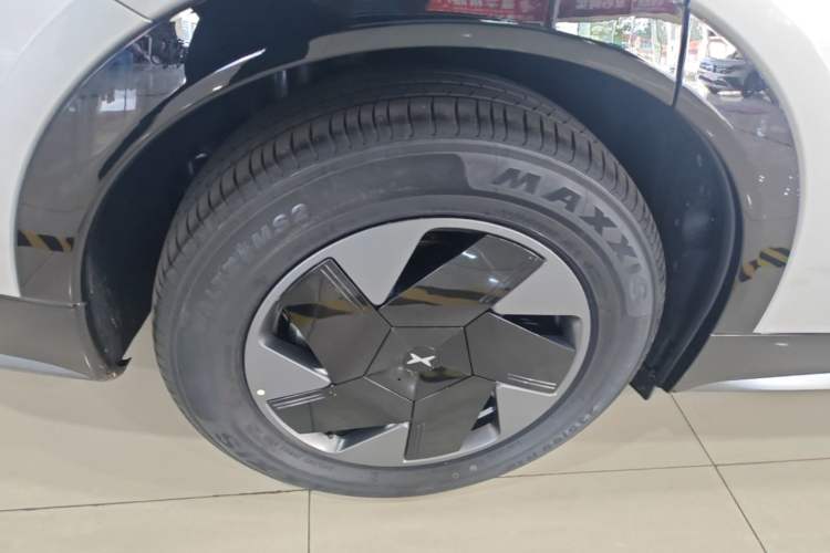 Used XPeng G7 2025 702 Max Right Rear Wheel Hub