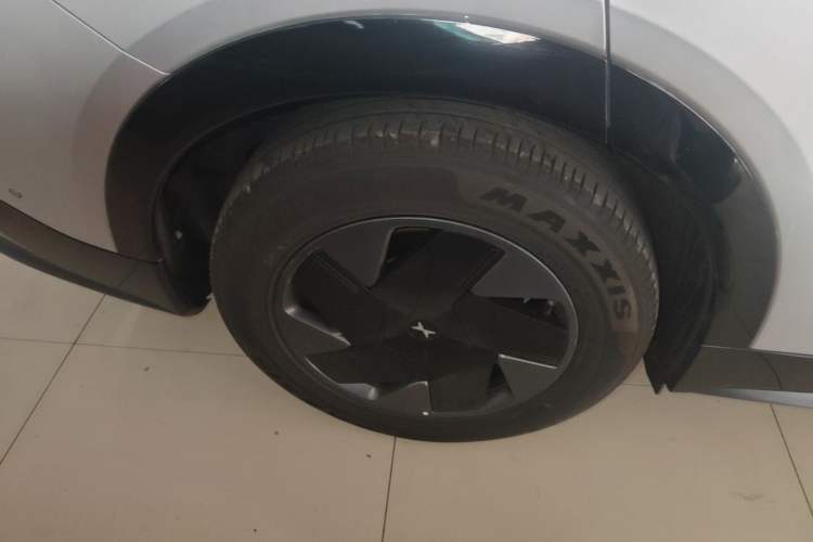 Used XPeng G7 2025 Model—702 Ultra Long Range Right Rear Wheel Hub