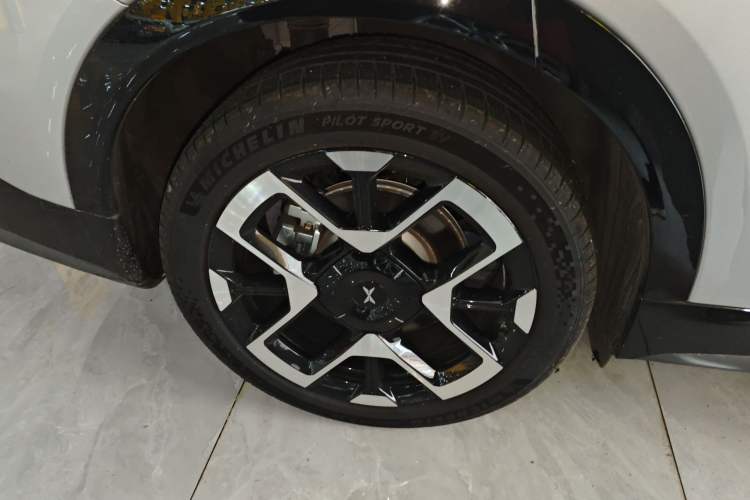 Used XPeng G7 2025 702 Max Right Rear Wheel Hub