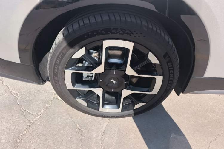 Used XPeng G7 2025 Model—702 Ultra Long Range Right Rear Wheel Hub