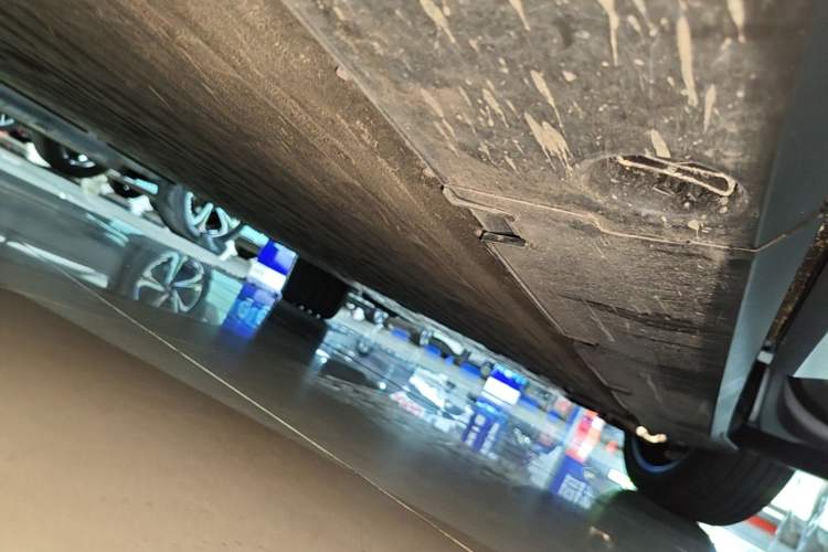 Used XPeng G7 2025 Model—702 Ultra Long Range Right Side Sill