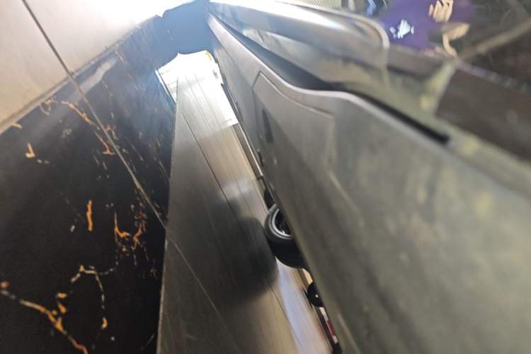 Used XPeng G7 2025 Model—702 Ultra Long Range Right Side Sill