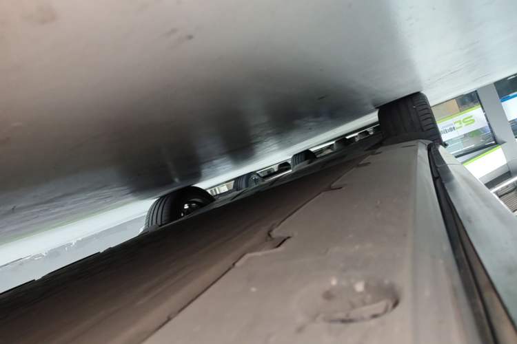 Used XPeng G7 2025 Model—702 Ultra Long Range Right Side Sill