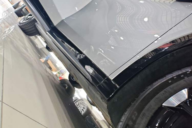 Used XPeng G7 2025 Model—702 Ultra Long Range Right Side Sill