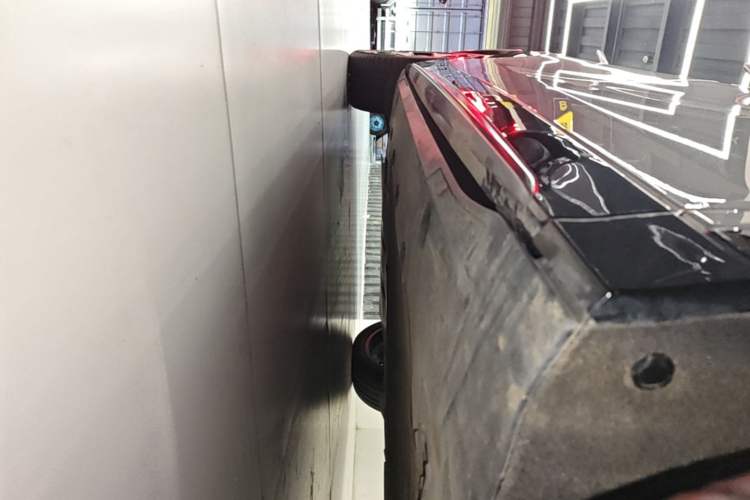 Used XPeng G7 2025 Model—702 Ultra Long Range Right Side Sill