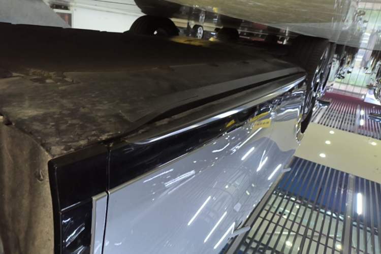 Used XPeng G7 2025 Model—702 Ultra Long Range Right Side Sill