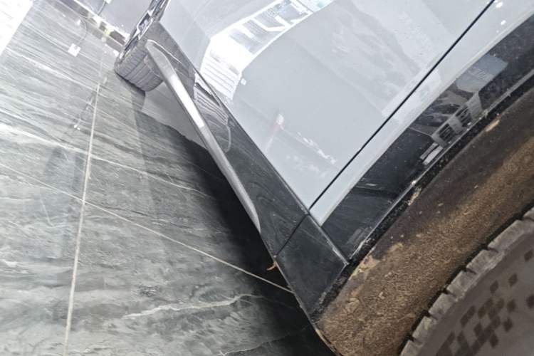 Used XPeng G7 2025 Model—702 Ultra Long Range Right Side Sill