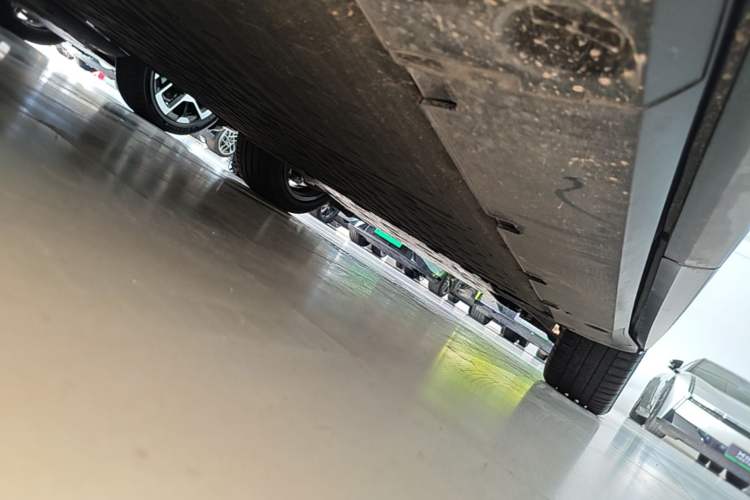 Used XPeng G7 2025 Model—702 Ultra Long Range Right Side Sill
