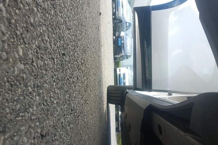 Used XPeng G7 2025 Model—702 Ultra Long Range Right Side Sill