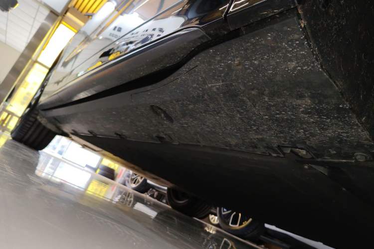 Used XPeng G7 2025 Model—702 Ultra Long Range Right Side Sill