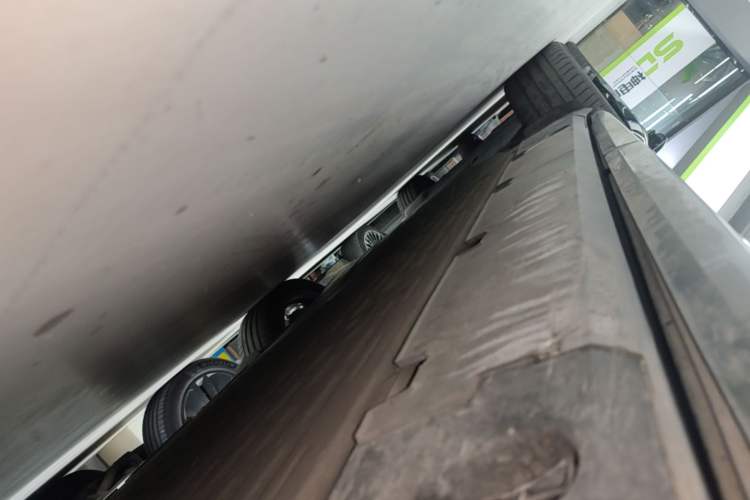 Used XPeng G7 2025 Model—702 Ultra Long Range Right Side Sill