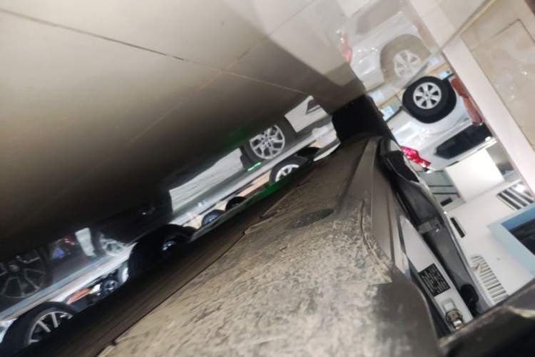 Used XPeng G7 2025 Model—702 Ultra Long Range Right Side Sill