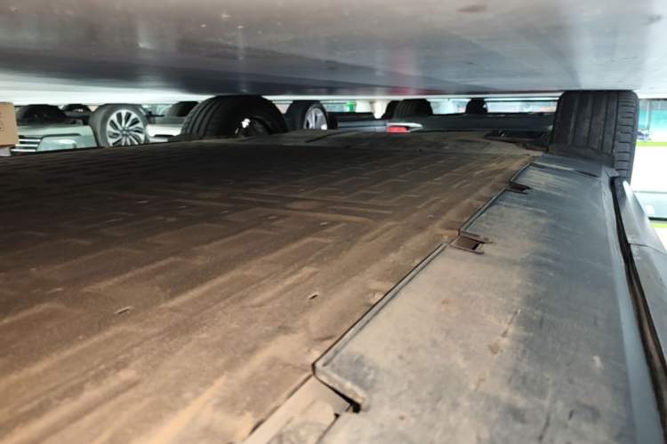Used XPeng G7 2025 Model—702 Ultra Long Range Right Side Sill