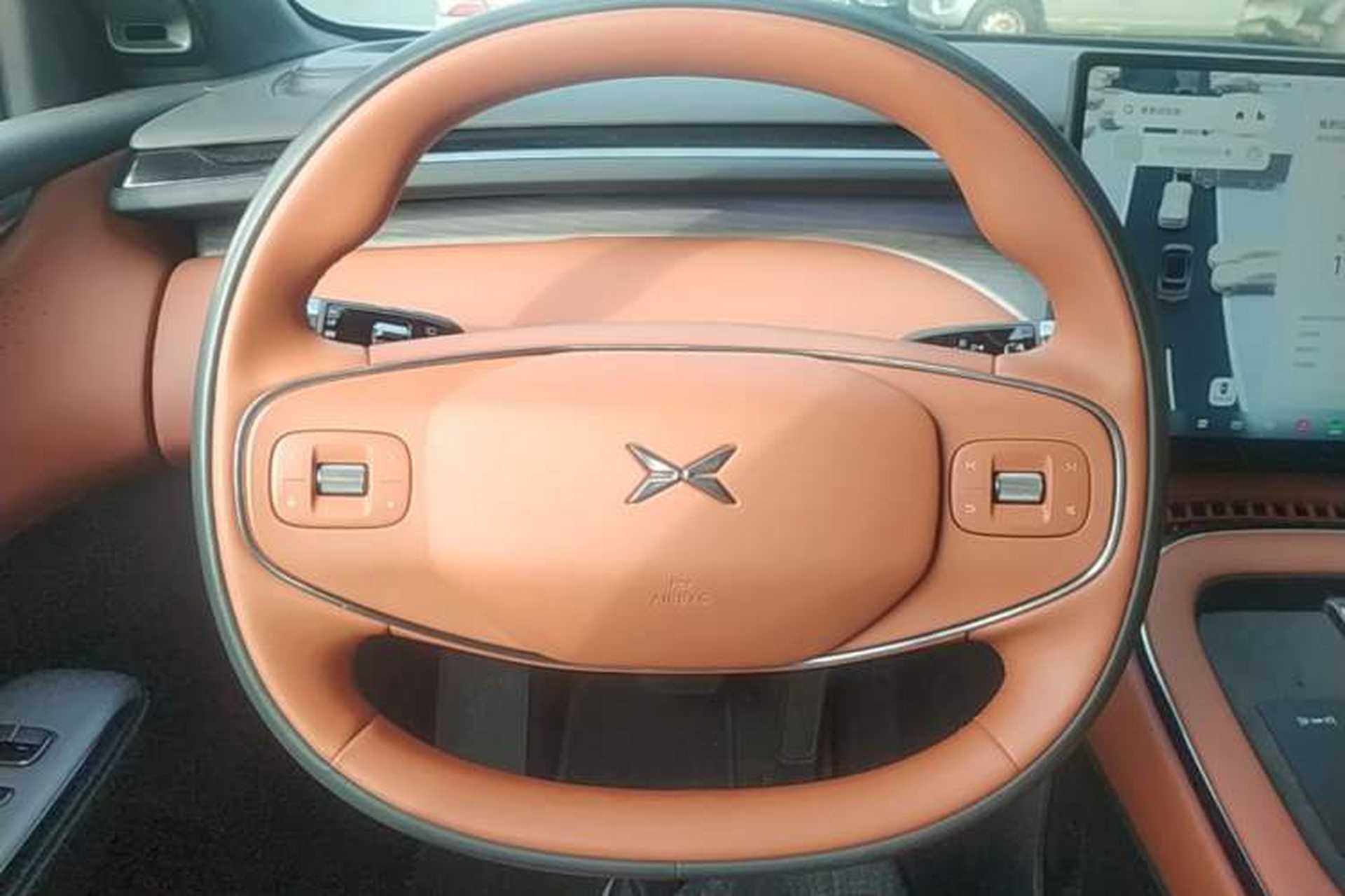Used XPeng G7 2025 Model—702 Ultra Long Range Steering Wheel