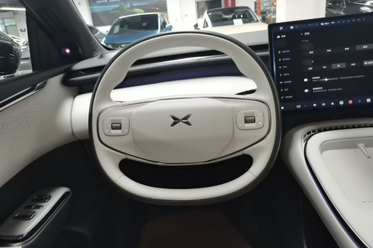Used XPeng G7 2025 Model—702 Ultra Long Range Steering Wheel