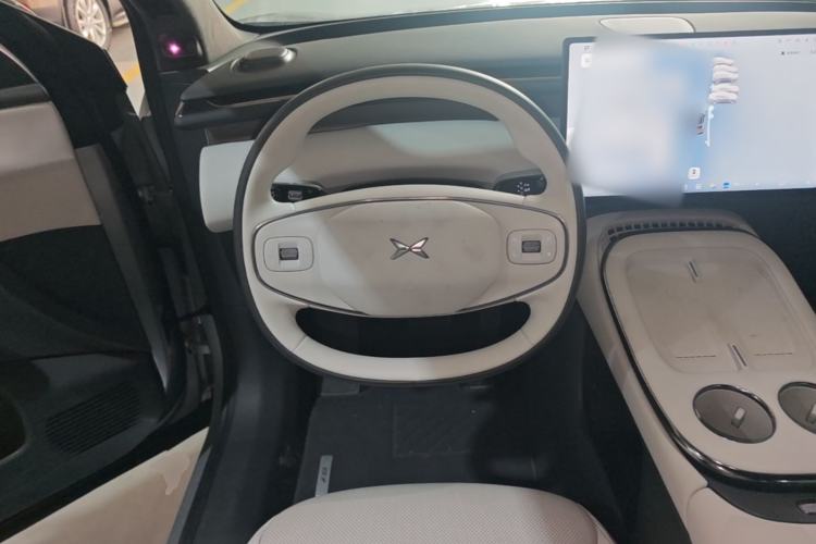 Used XPeng G7 2025 Model—702 Ultra Long Range Steering Wheel