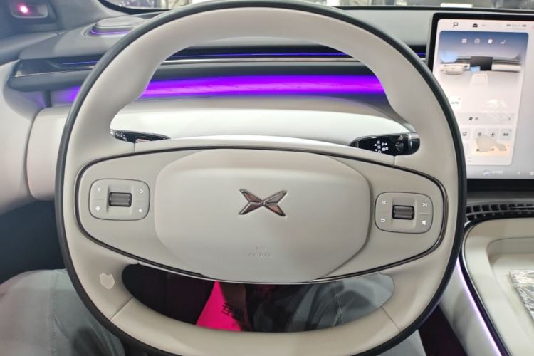 Used XPeng G7 2025 Model—702 Ultra Long Range Steering Wheel