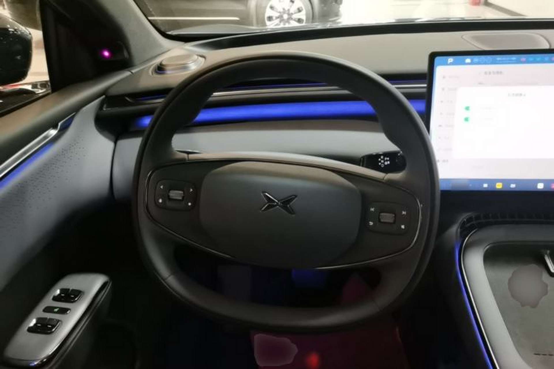 Used XPeng G7 2025 Model—702 Ultra Long Range Steering Wheel