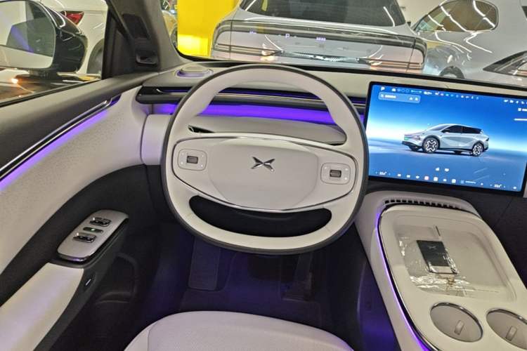 Used XPeng G7 2025 Model—702 Ultra Long Range Steering Wheel