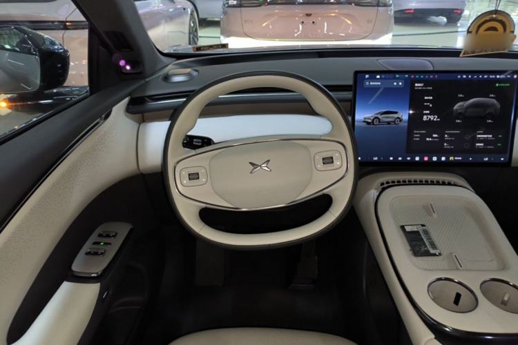 Used XPeng G7 2025 Model—702 Ultra Long Range Steering Wheel