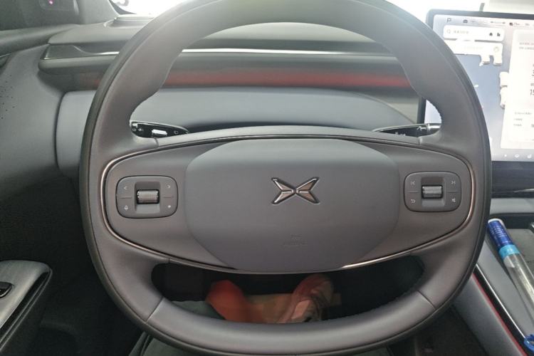 Used XPeng G7 2025 Model—702 Ultra Long Range Steering Wheel