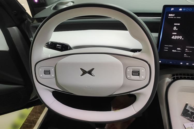 Used XPeng G7 2025 Model—702 Ultra Long Range Steering Wheel