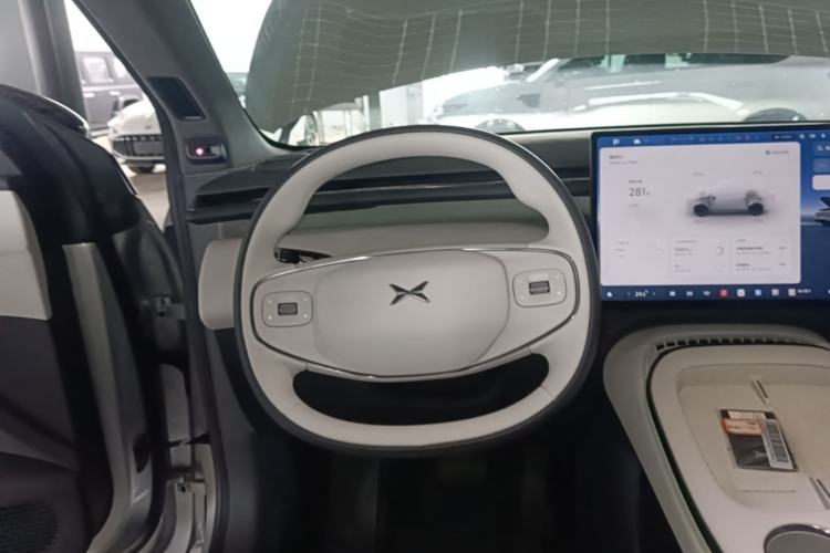 Used XPeng G7 2025 Model—702 Ultra Long Range Steering Wheel