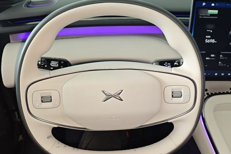 Used XPeng G7 2025 Model—702 Ultra Long Range Steering Wheel