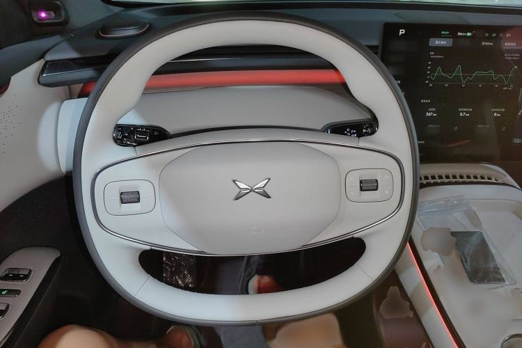 Used XPeng G7 2025 Model—602 Long Range Max Steering Wheel
