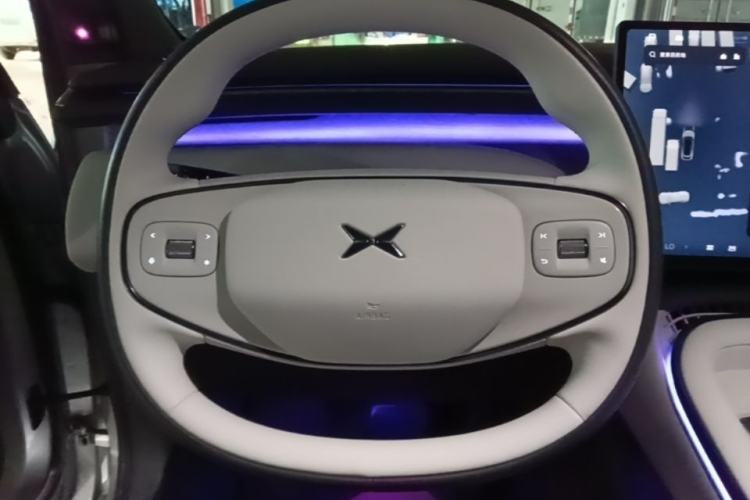 Used XPeng G7 2025 Model—702 Ultra Long Range Steering Wheel