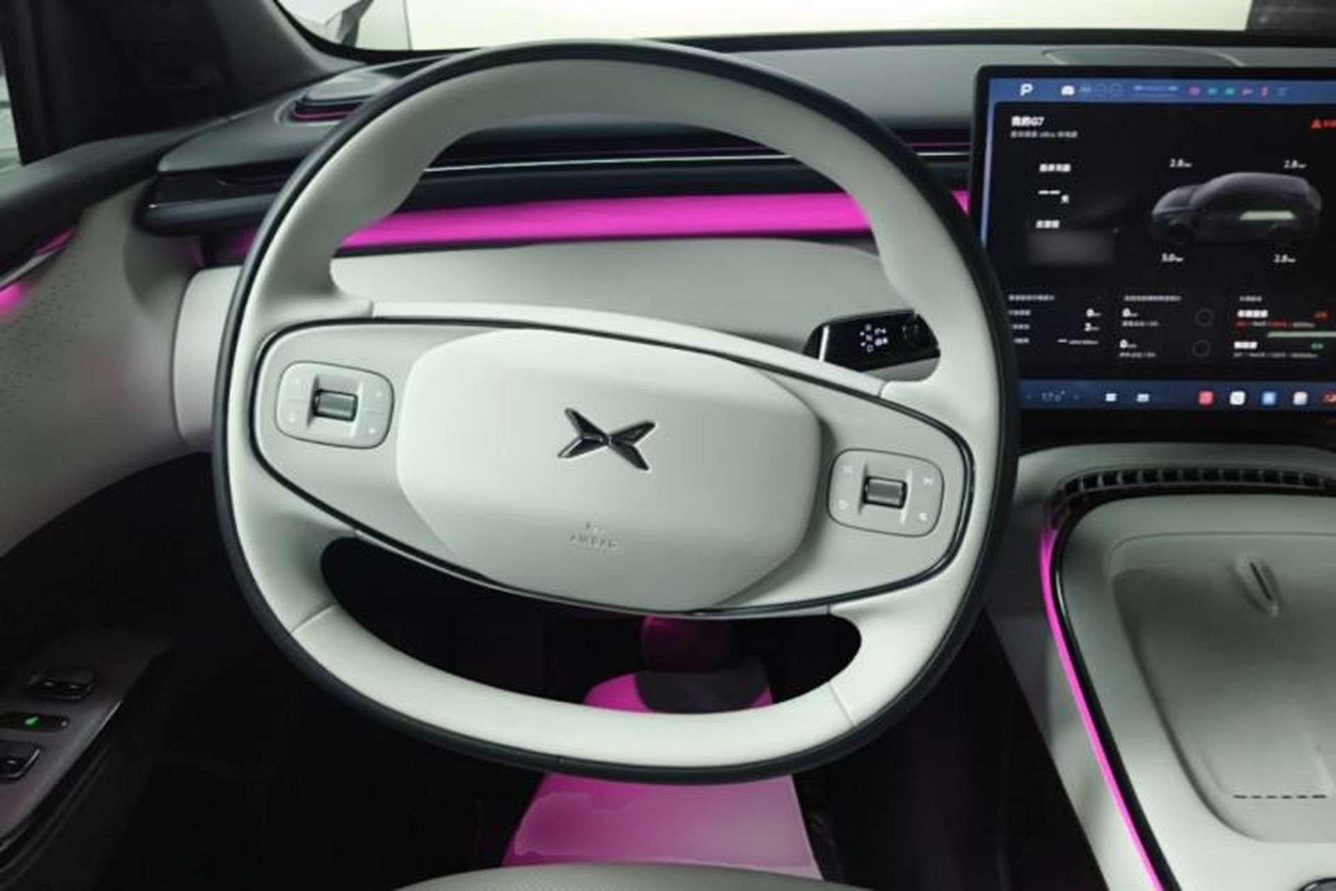 Used XPeng G7 2025 Model—702 Ultra Long Range Steering Wheel