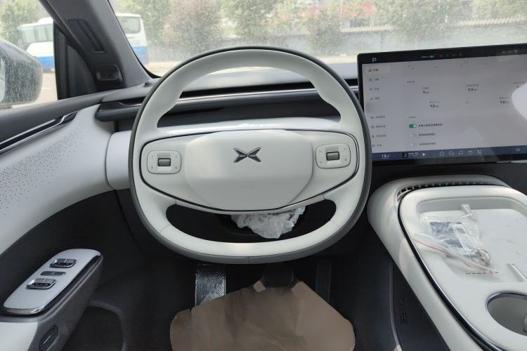 Used XPeng G7 2025 Model—602 Long Range Max Steering Wheel
