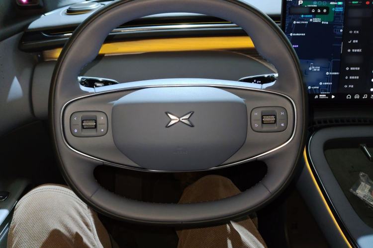 Used XPeng G7 2025 Model—702 Ultra Long Range Steering Wheel