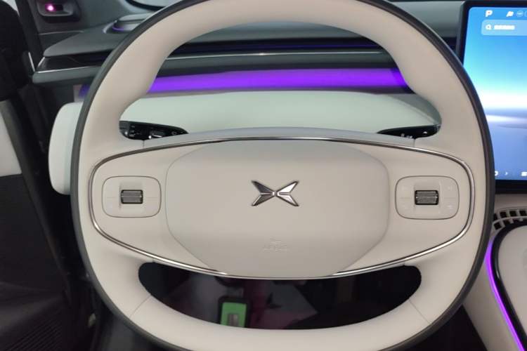 Used XPeng G7 2025 Model—702 Ultra Long Range Steering Wheel