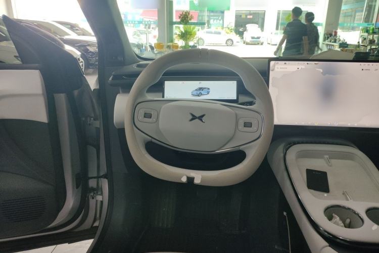 Used XPeng G7 2025 Model—602 Long Range Max Steering Wheel