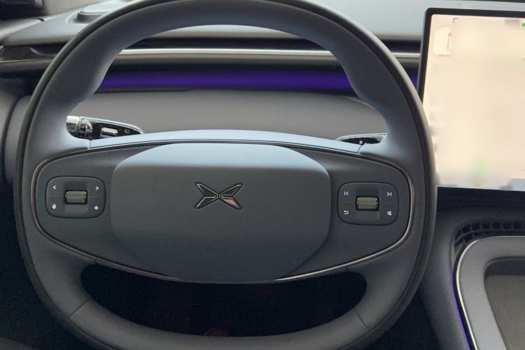 Used XPeng G7 2025 Model—702 Ultra Long Range Steering Wheel