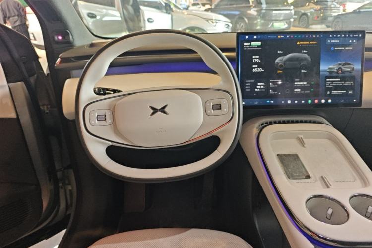 Used XPeng G7 2025 Model—702 Ultra Long Range Steering Wheel