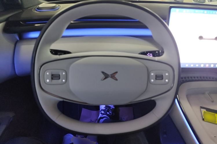 Used XPeng G7 2025 Model—702 Ultra Long Range Steering Wheel