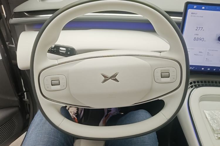 Used XPeng G7 2025 Model—702 Ultra Long Range Steering Wheel