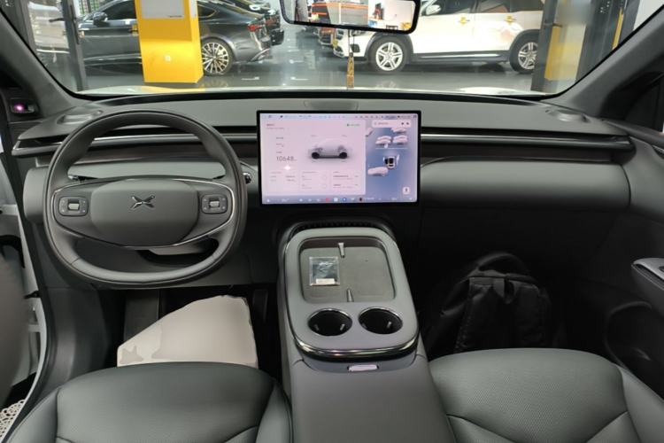 Used XPeng G7 2025 Model—702 Ultra Long Range Center Console