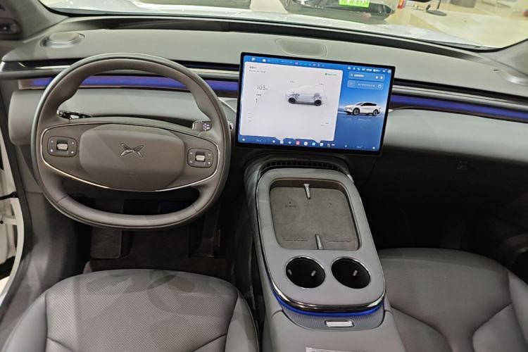 Used XPeng G7 2025 Model—702 Ultra Long Range Center Console