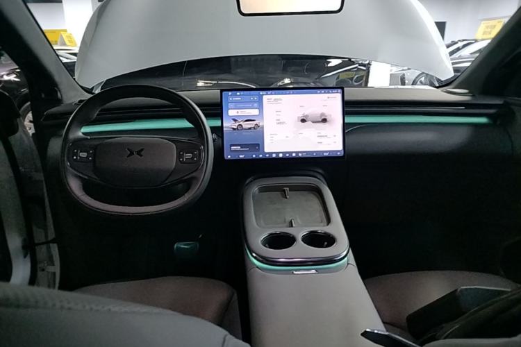 Used XPeng G7 2025 Model—702 Ultra Long Range Center Console