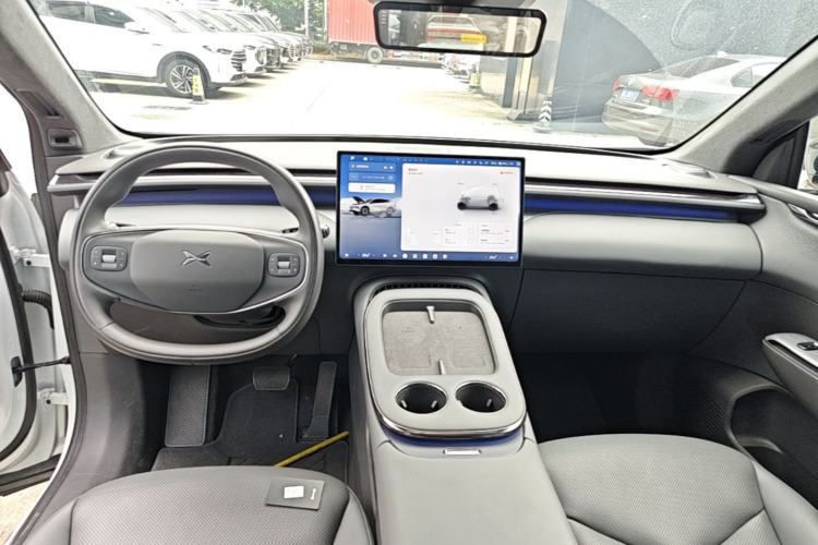 Used XPeng G7 2025 Model—702 Ultra Long Range Center Console