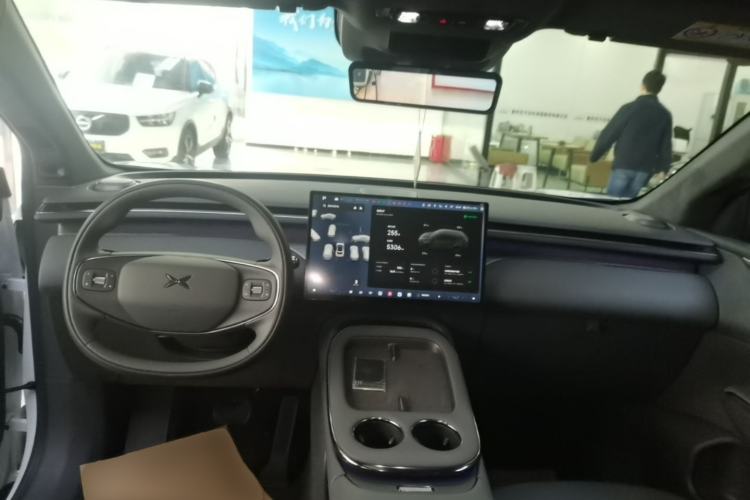 Used XPeng G7 2025 Model—702 Ultra Long Range Center Console