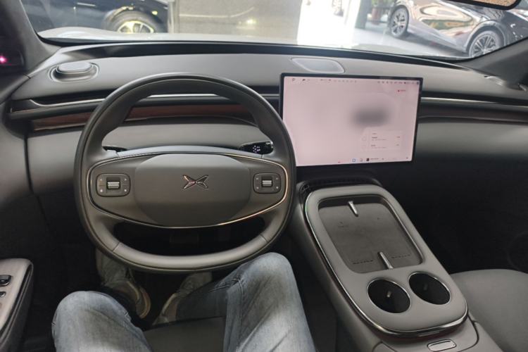 Used XPeng G7 2025 Model—702 Ultra Long Range Center Console