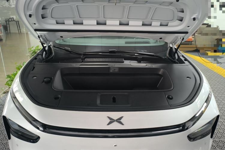 Used XPeng G7 2025 Model—702 Ultra Long Range Engine Bay